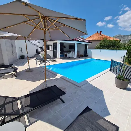 Studio Apartmani Milovic Trebinje Buitenkant foto